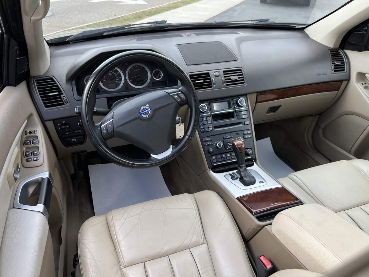 2013 Volvo XC90 Premier Plus photo 11