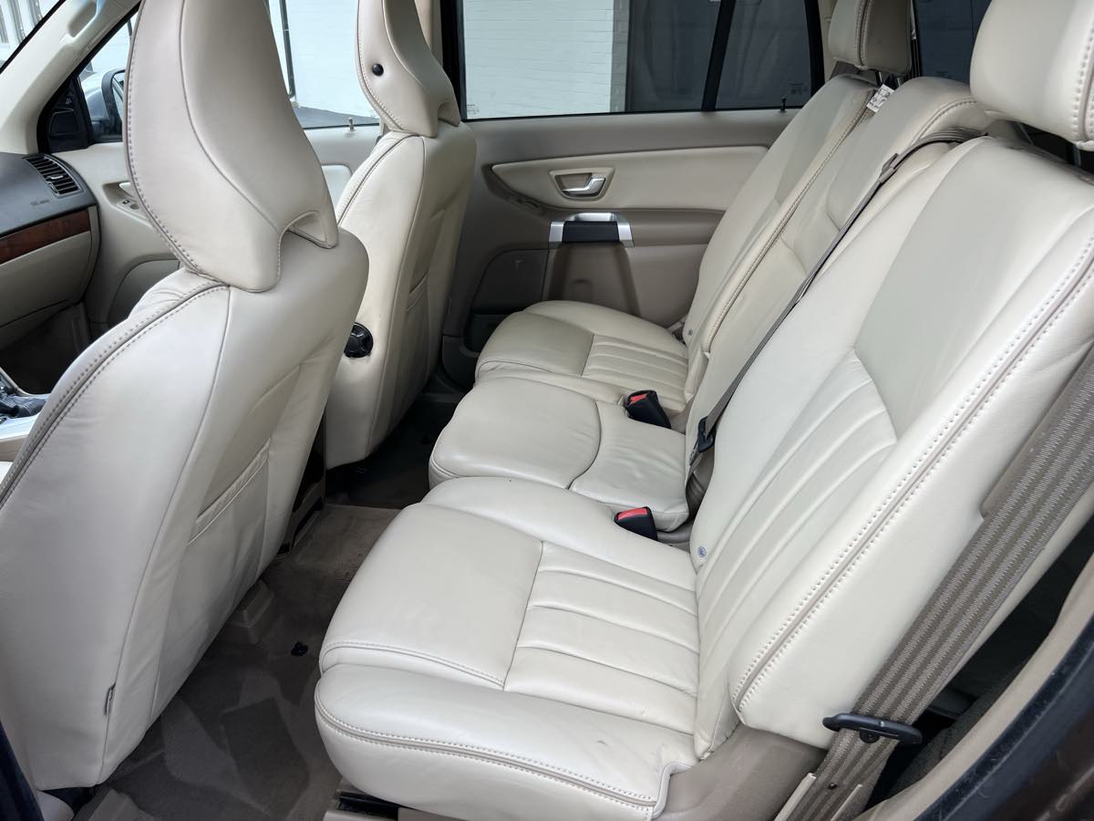 2013 Volvo XC90 Premier Plus photo 12