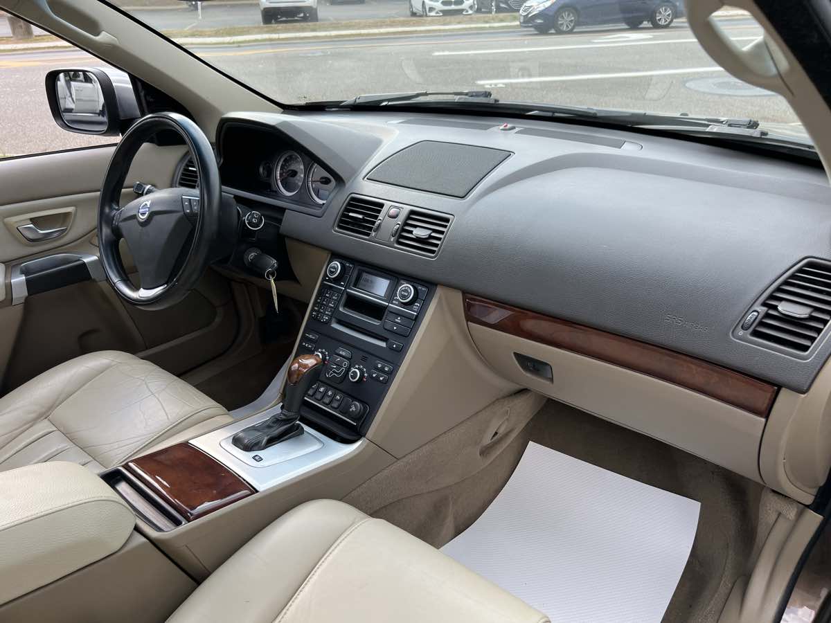 2013 Volvo XC90 Premier Plus photo 19
