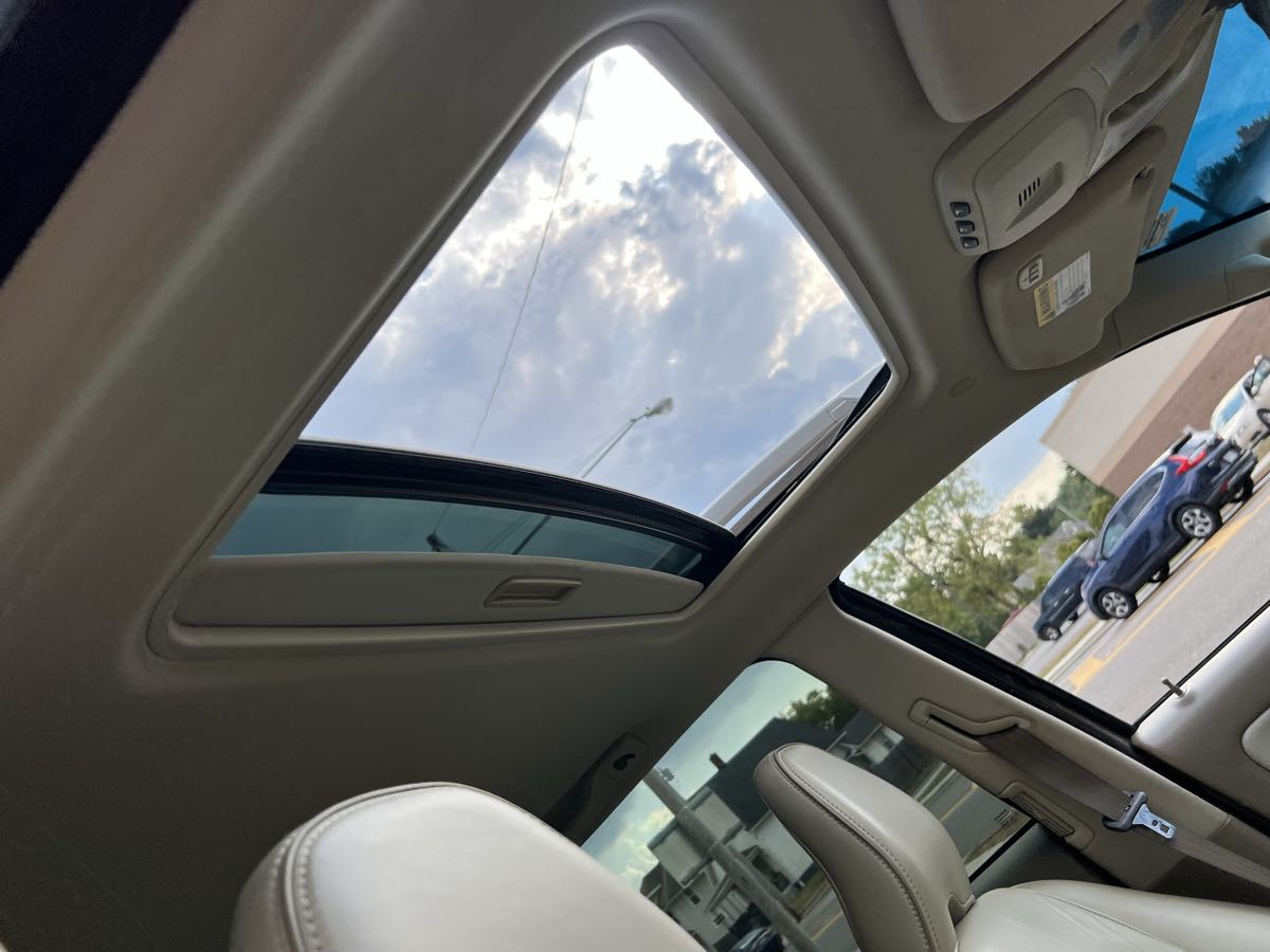 2013 Volvo XC90 Premier Plus photo 21