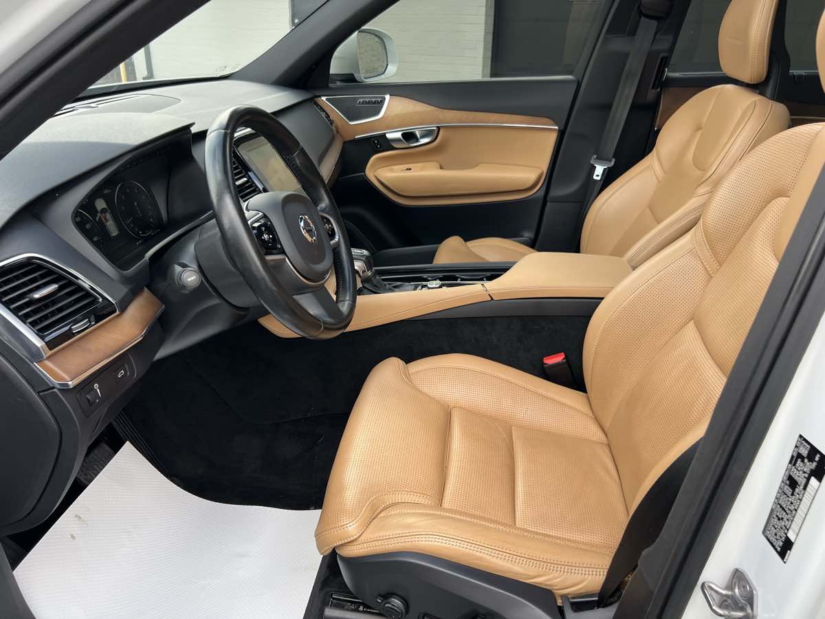 2017 Volvo XC90 Inscription photo 10
