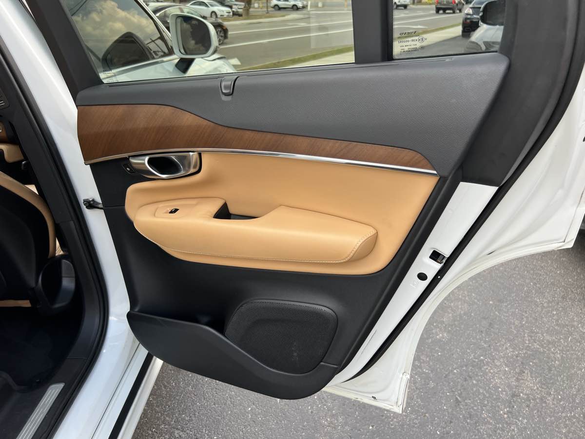 2017 Volvo XC90 Inscription photo 18