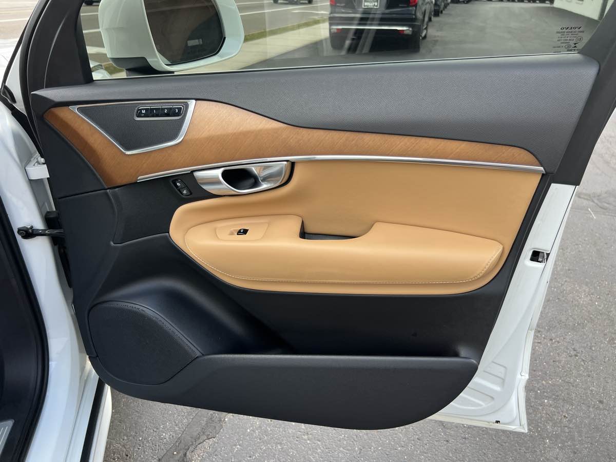 2017 Volvo XC90 Inscription photo 22