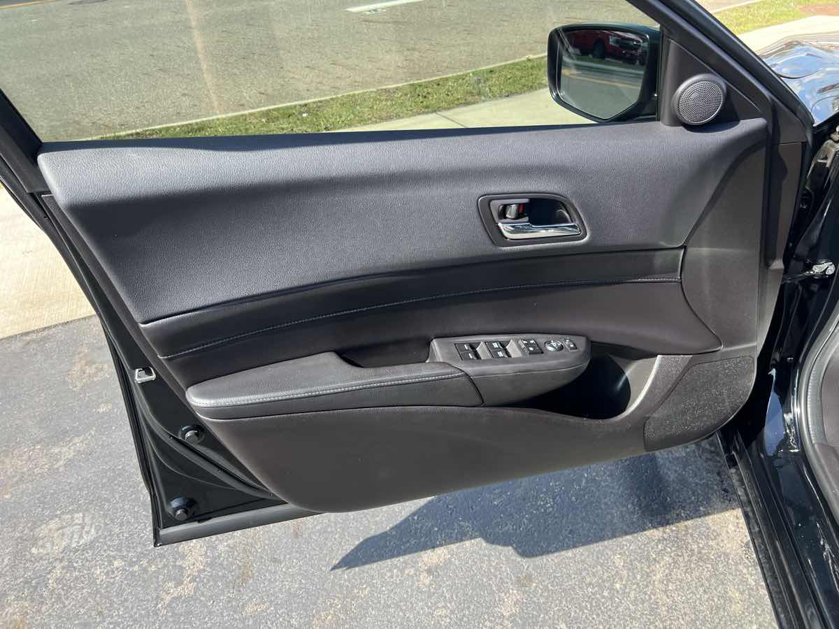 2015 Acura ILX 2.0L photo 11