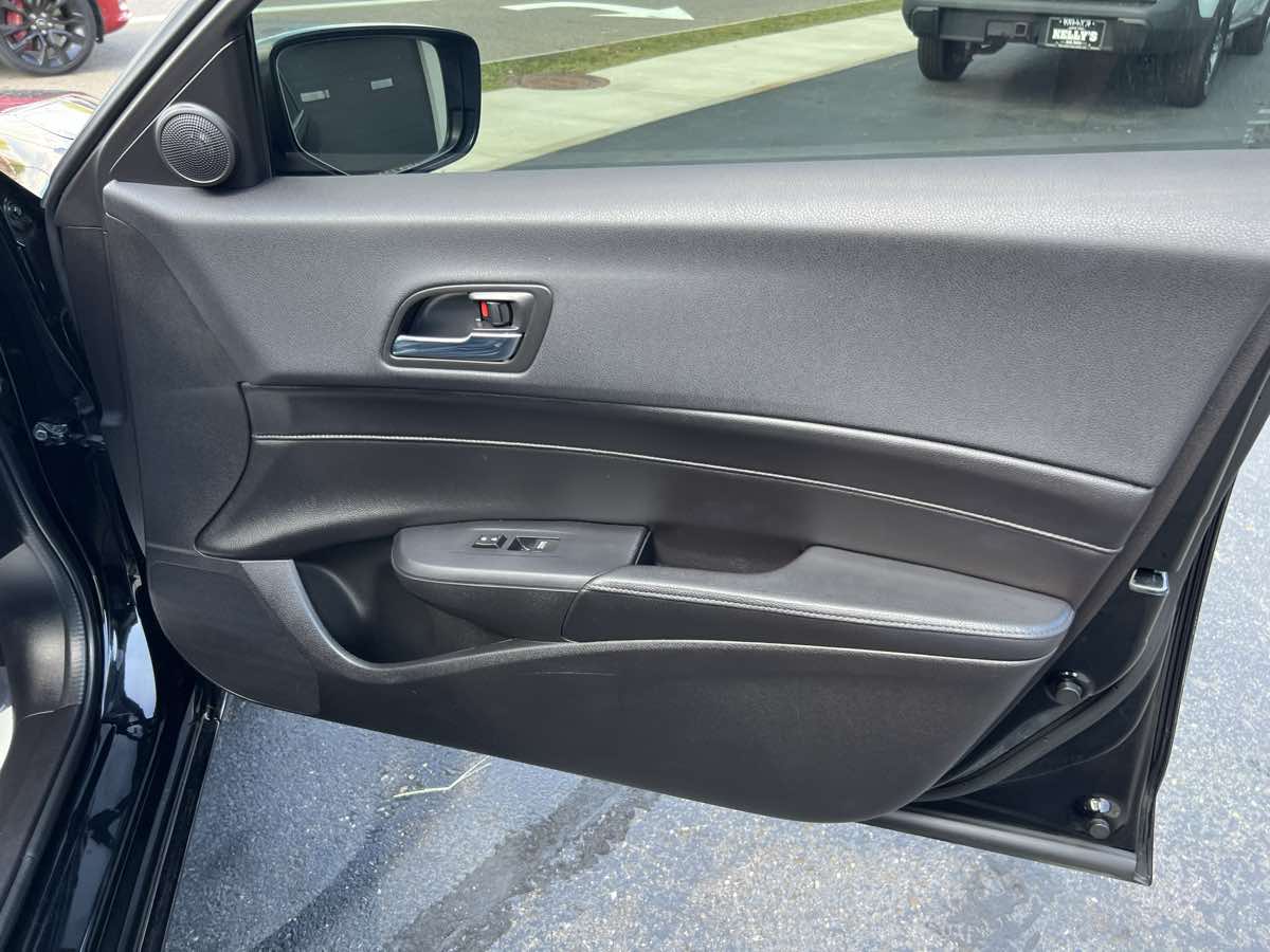 2015 Acura ILX 2.0L photo 19