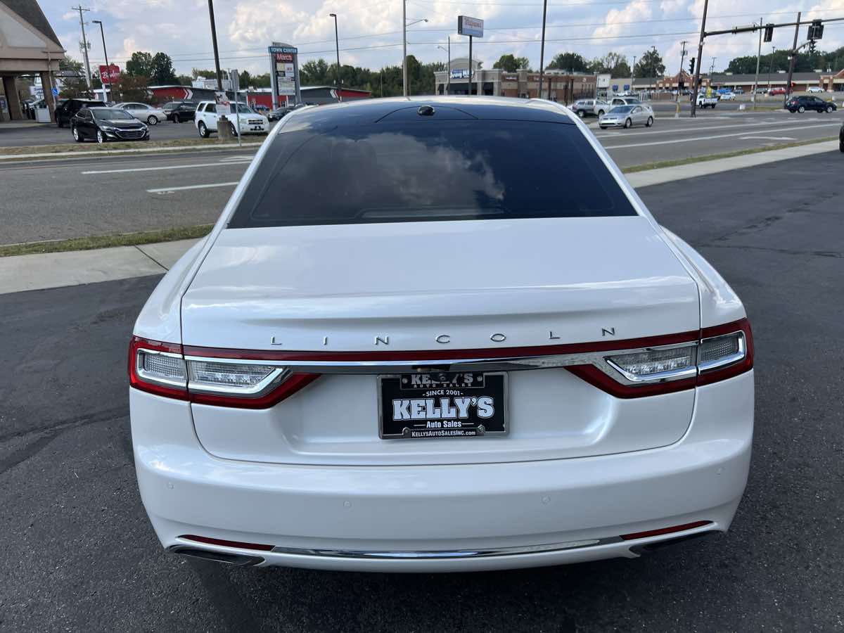 2017 Lincoln Continental Select photo 4