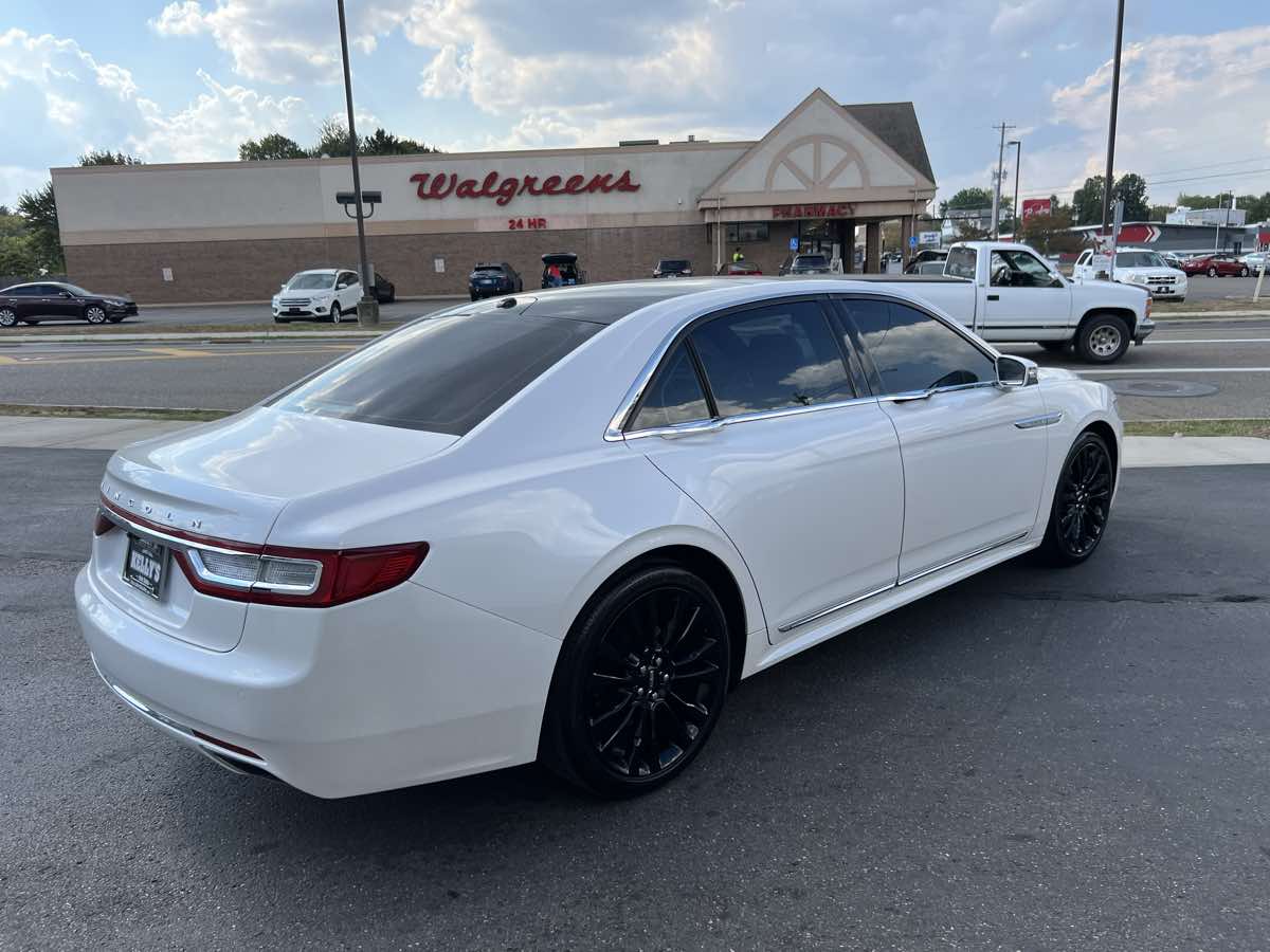 2017 Lincoln Continental Select photo 5
