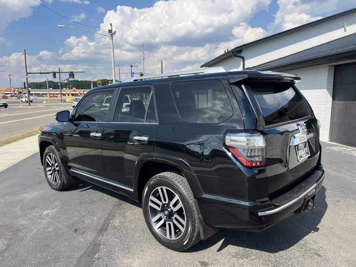 2016 Toyota 4Runner Limited photo 3