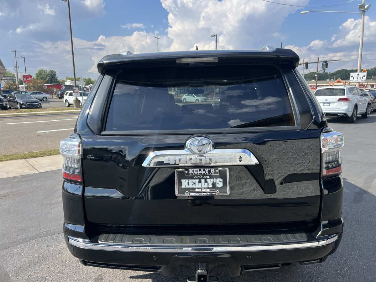 2016 Toyota 4Runner Limited photo 4