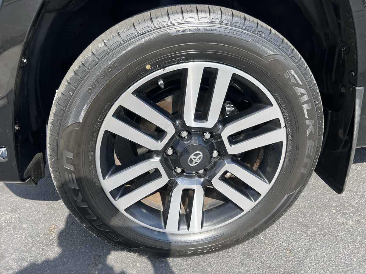 2016 Toyota 4Runner Limited photo 8