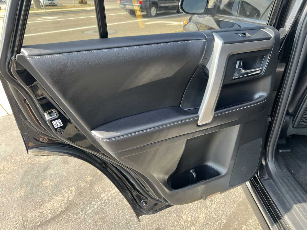 2016 Toyota 4Runner Limited photo 13
