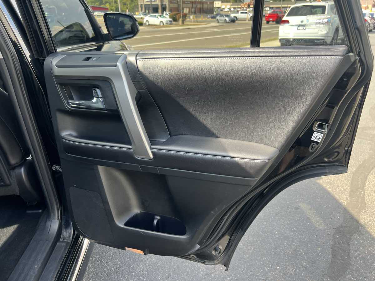 2016 Toyota 4Runner Limited photo 16