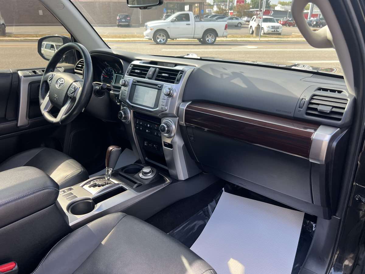 2016 Toyota 4Runner Limited photo 18