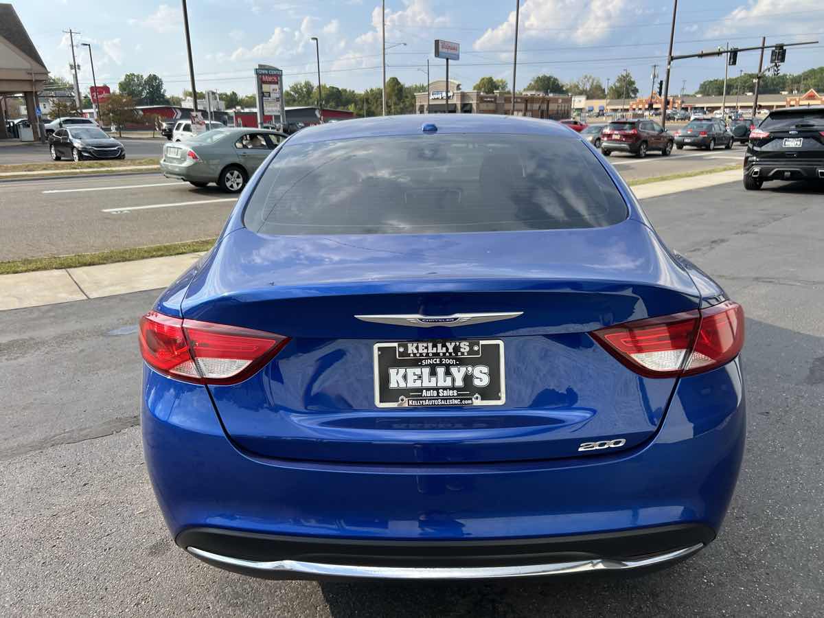 2015 Chrysler 200 Limited photo 4