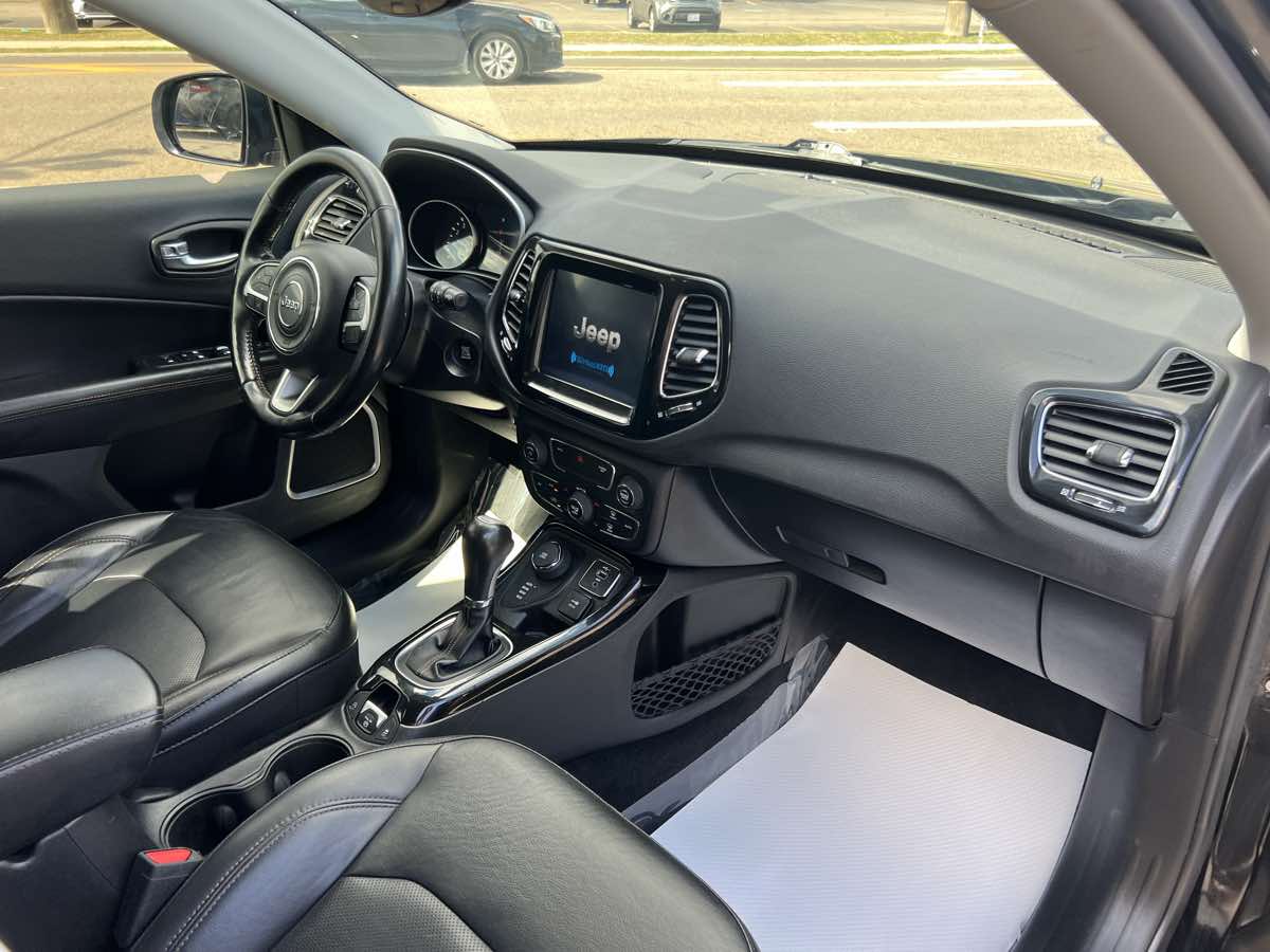 2019 Jeep Compass Limited photo 18