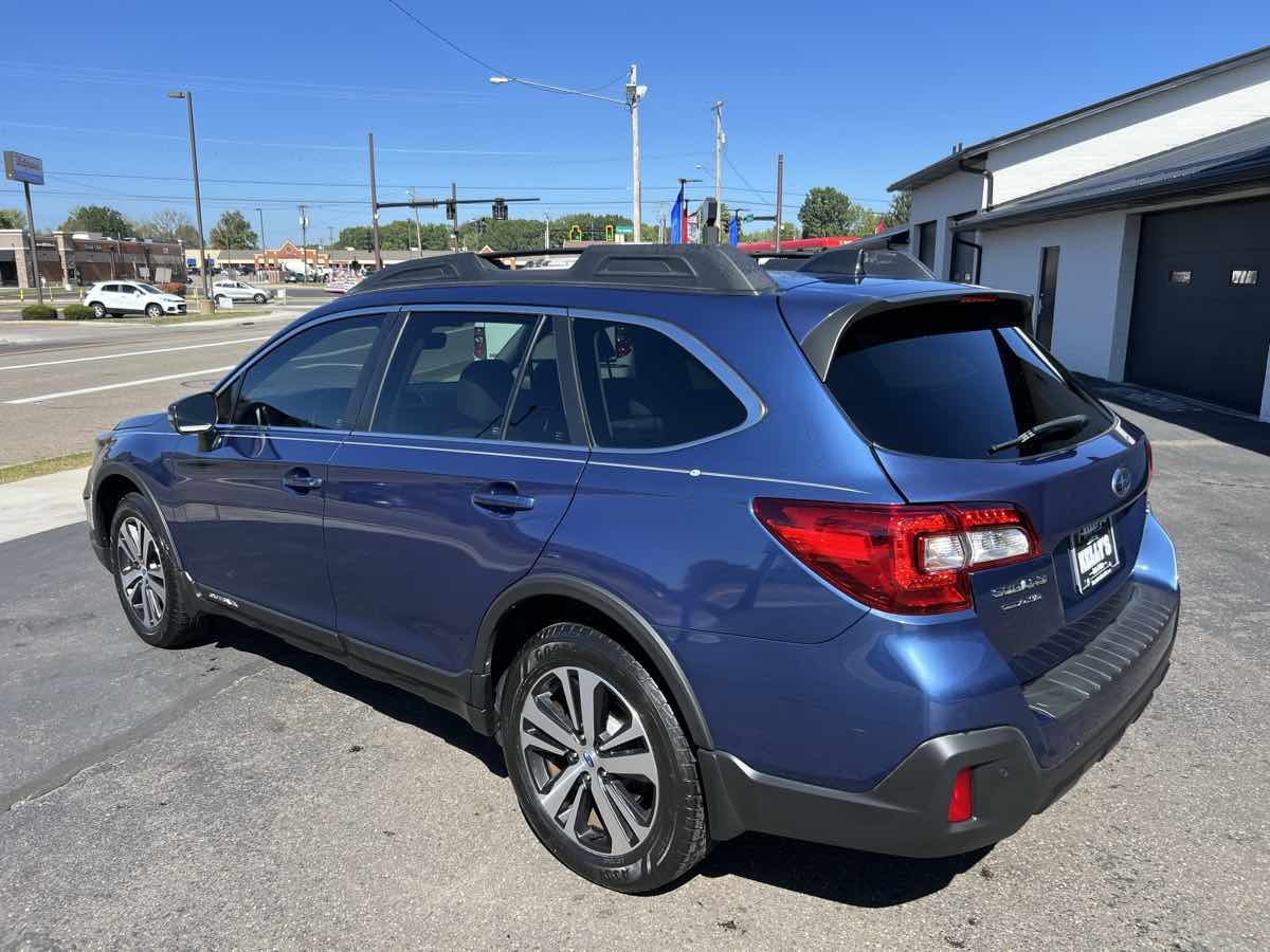 2019 Subaru Outback Limited photo 3