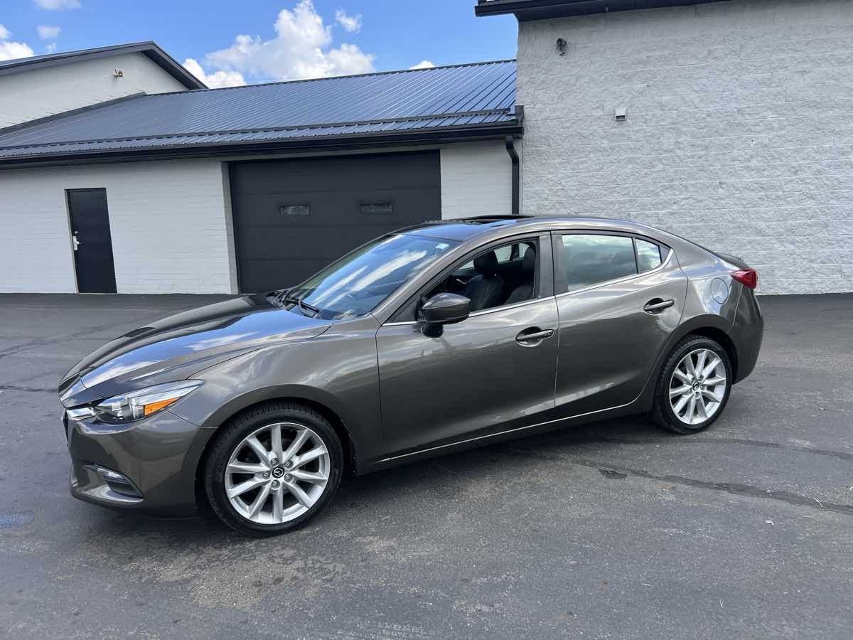 2017 Mazda Mazda3 Touring photo 2