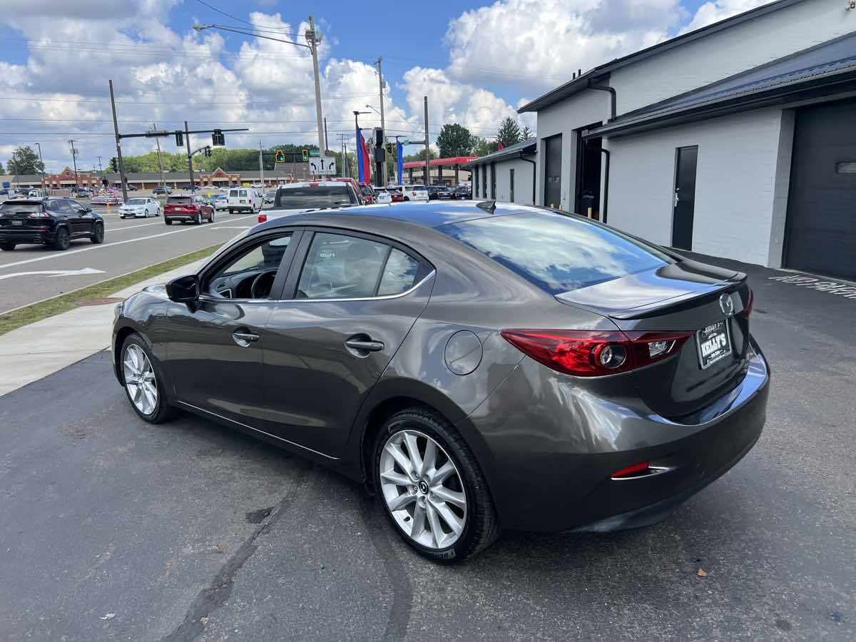 2017 Mazda Mazda3 Touring photo 3