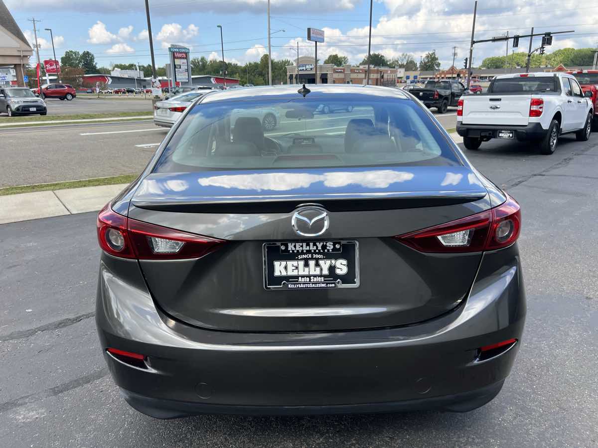 2017 Mazda Mazda3 Touring photo 4