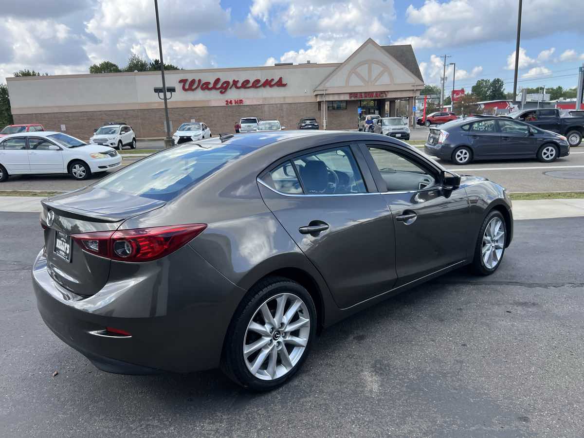 2017 Mazda Mazda3 Touring photo 5