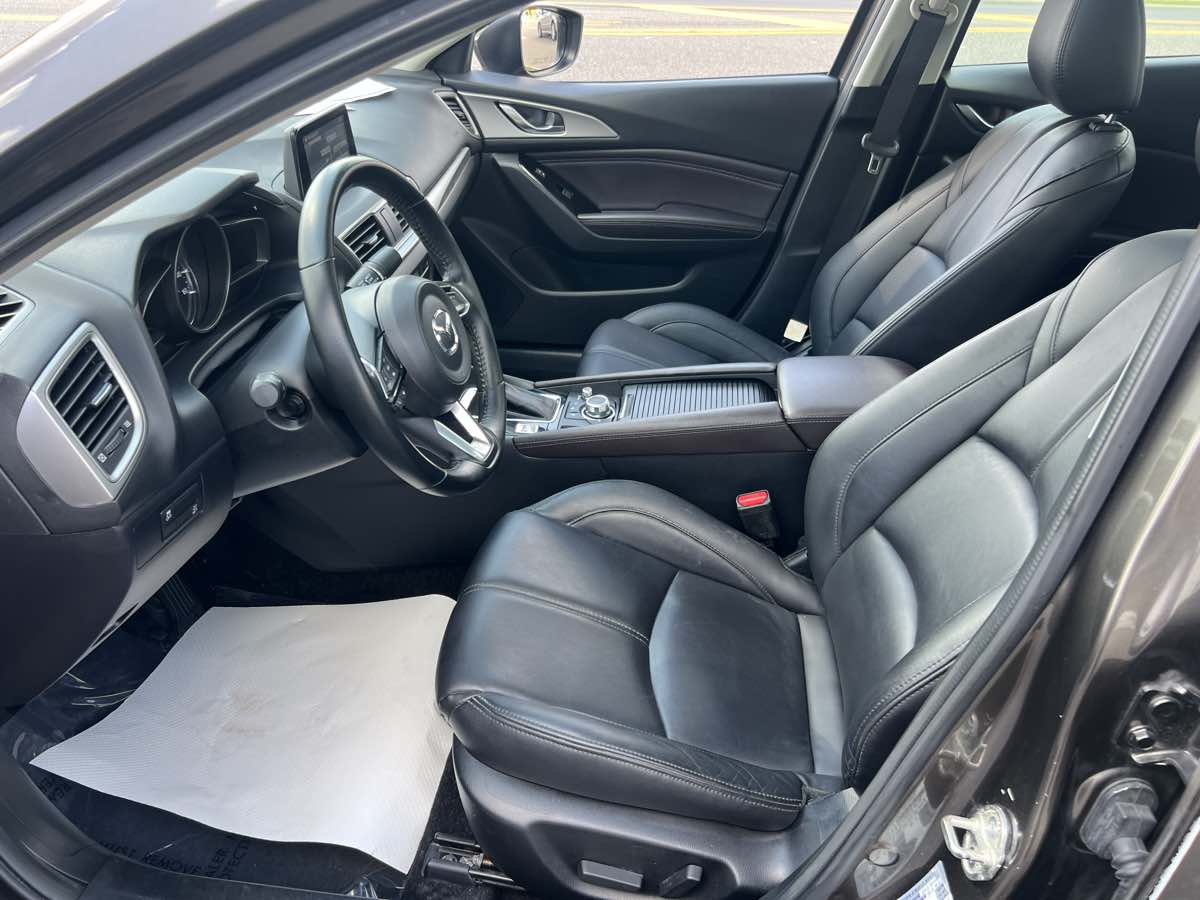 2017 Mazda Mazda3 Touring photo 10