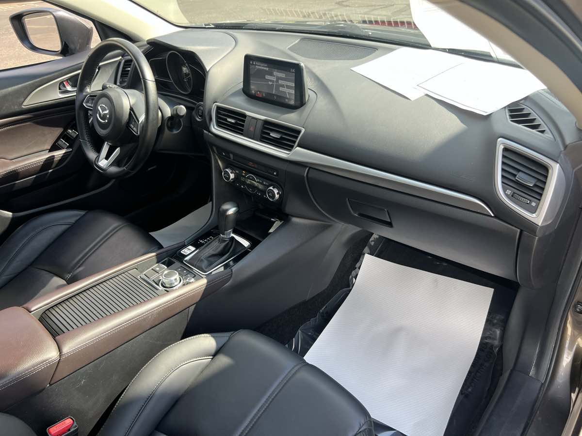 2017 Mazda Mazda3 Touring photo 18