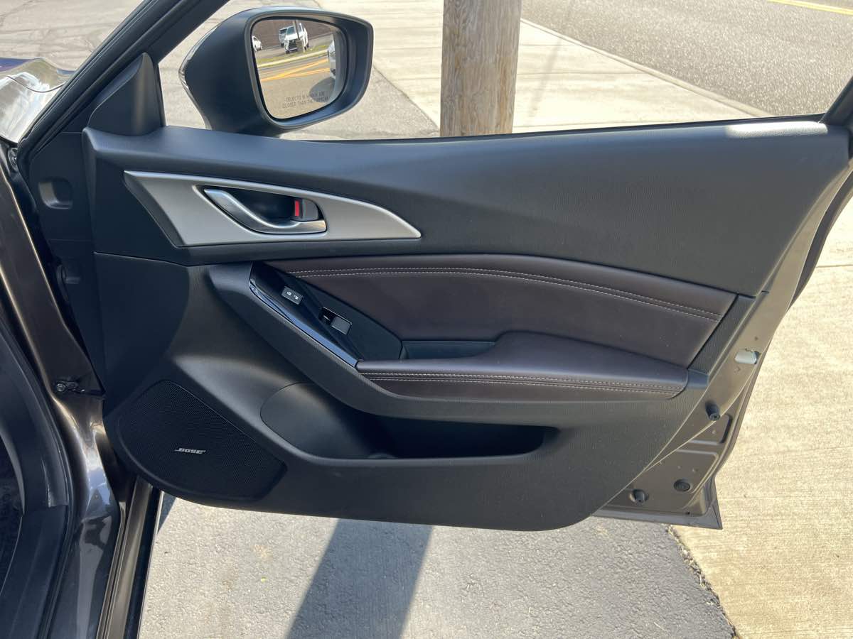 2017 Mazda Mazda3 Touring photo 19