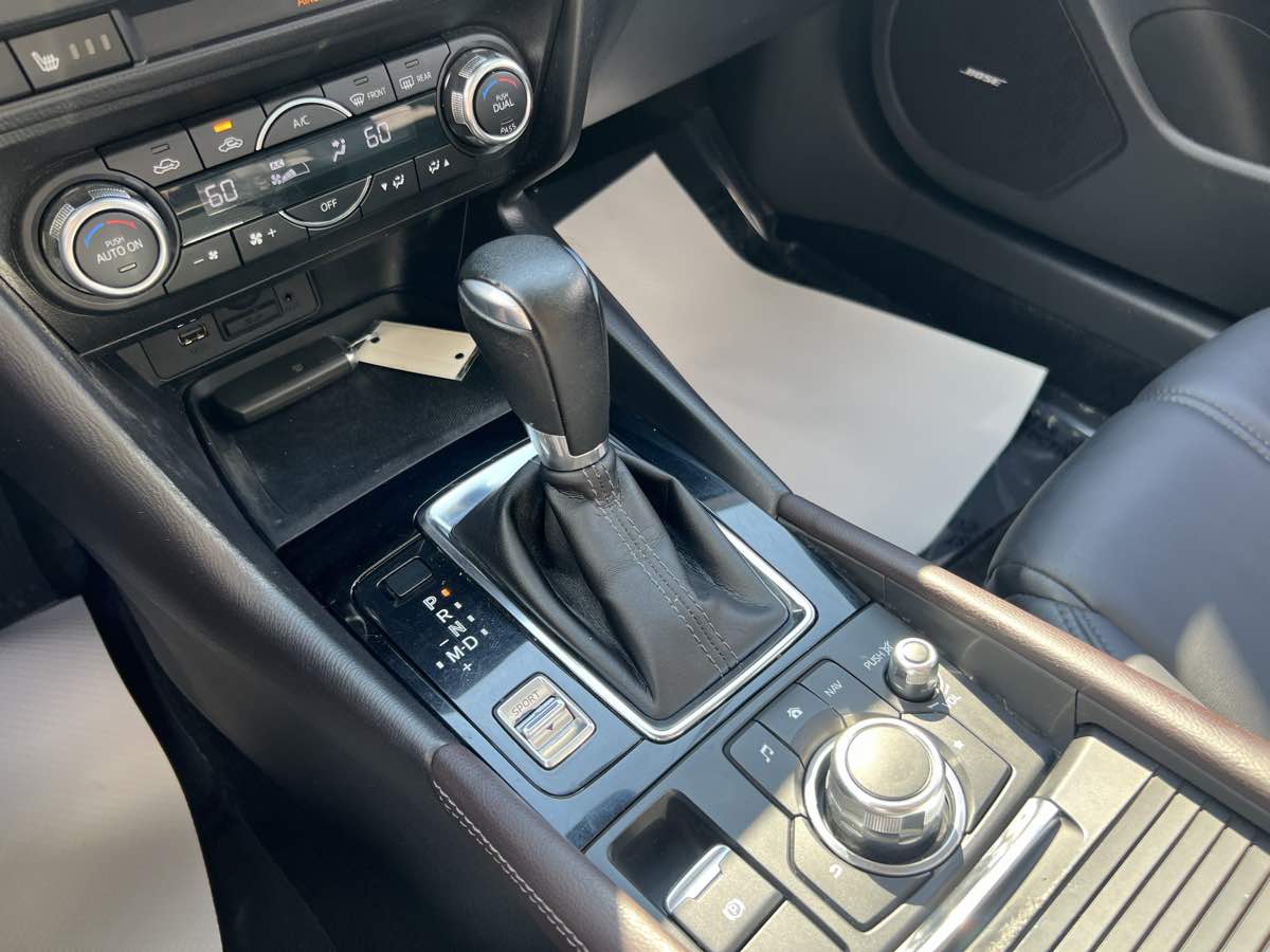 2017 Mazda Mazda3 Touring photo 24