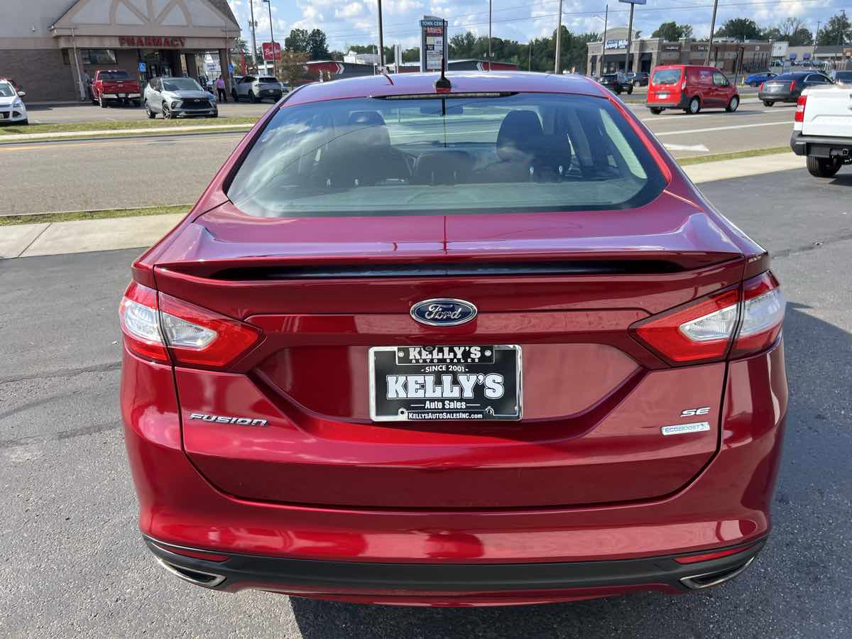 2015 Ford Fusion SE photo 4