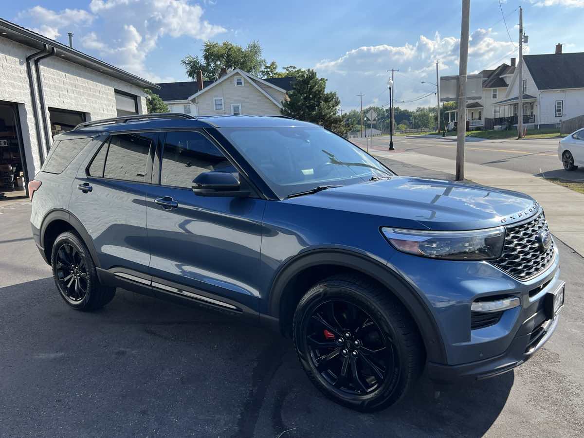 2020 Ford Explorer ST photo 3
