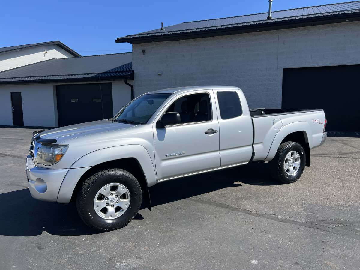 2011 Toyota Tacoma 4x4 Access Cab V6 photo 2