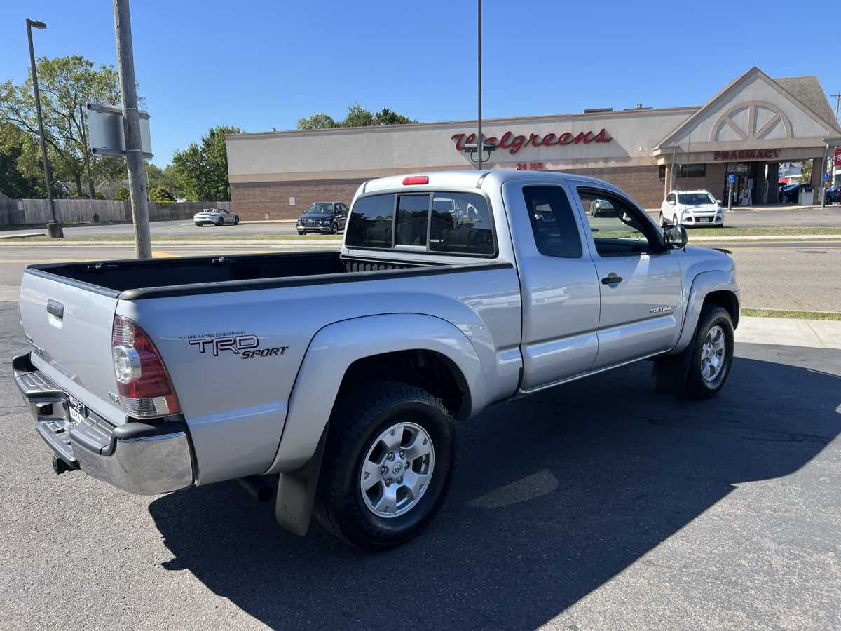 2011 Toyota Tacoma 4x4 Access Cab V6 photo 5
