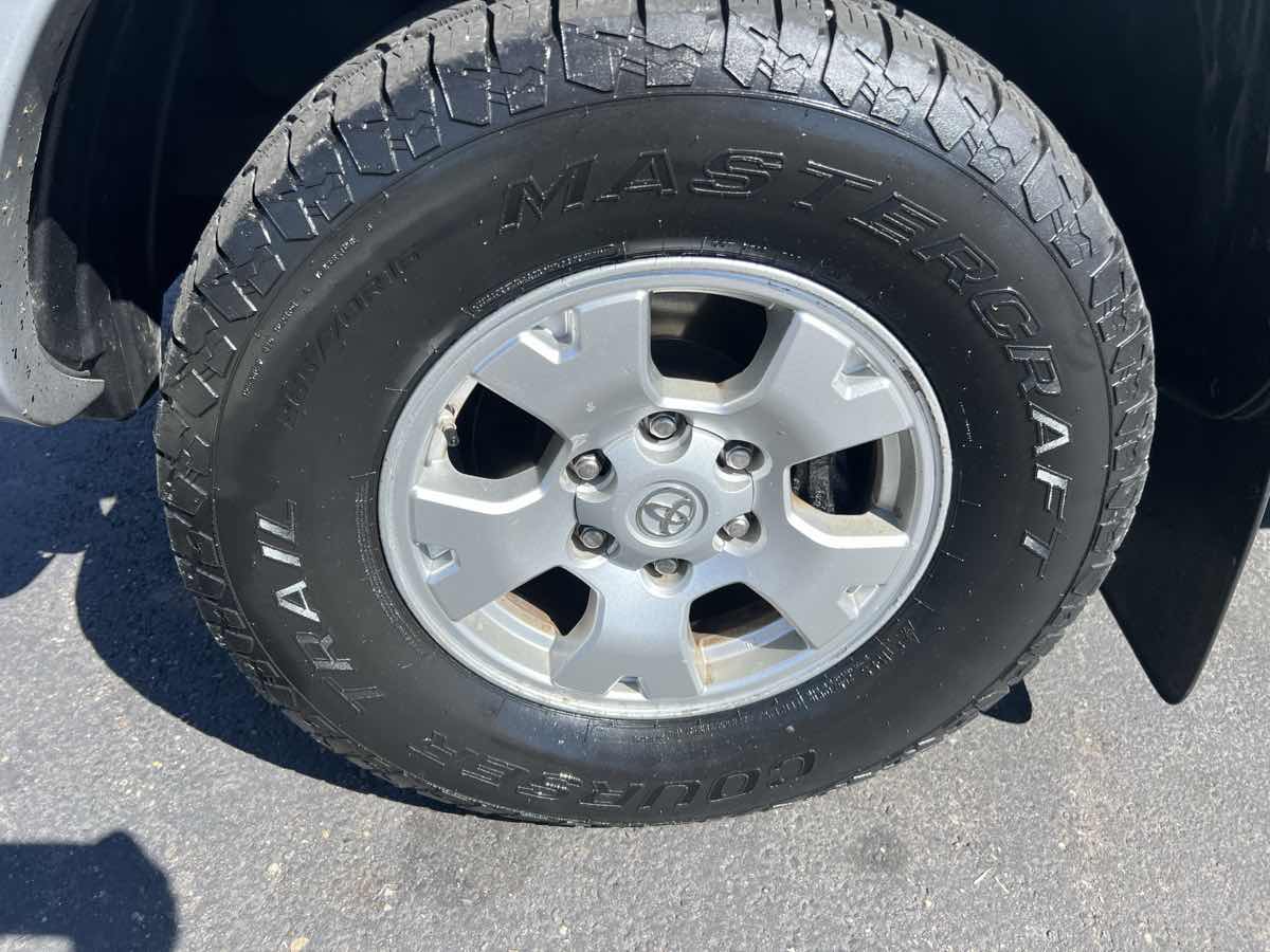 2011 Toyota Tacoma 4x4 Access Cab V6 photo 8