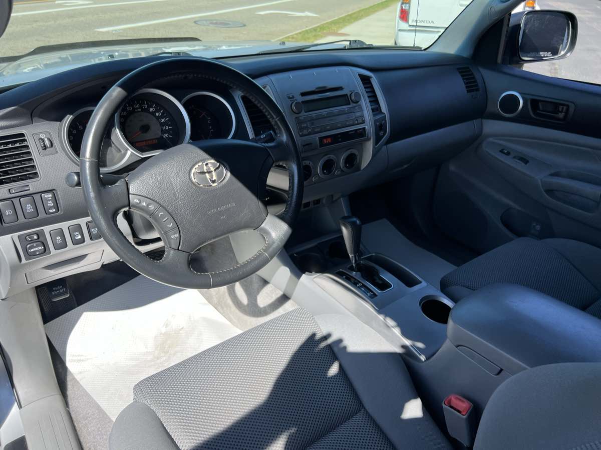 2011 Toyota Tacoma 4x4 Access Cab V6 photo 10