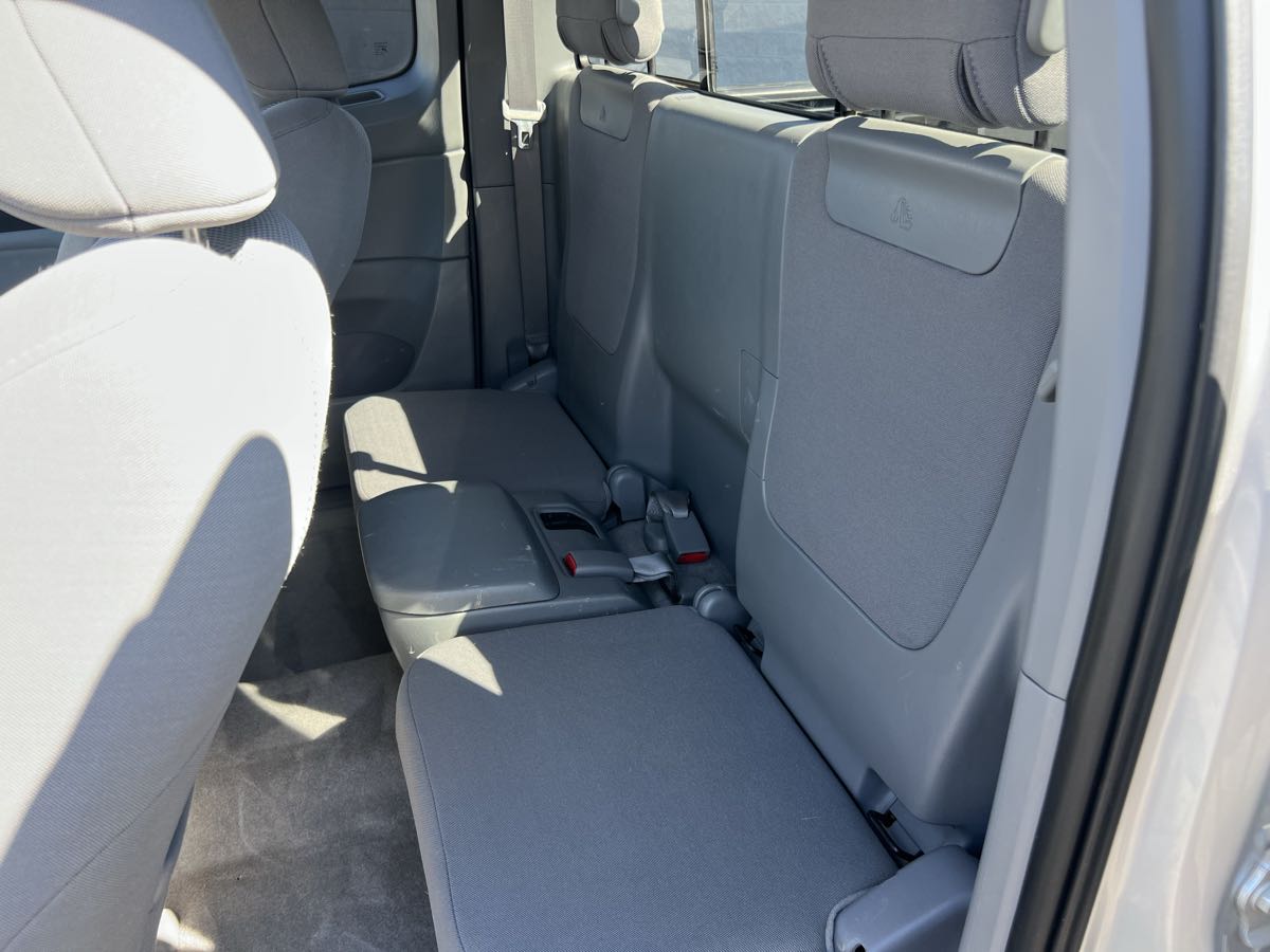 2011 Toyota Tacoma 4x4 Access Cab V6 photo 11