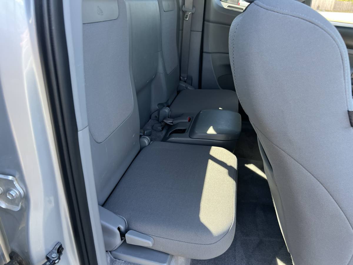 2011 Toyota Tacoma 4x4 Access Cab V6 photo 18