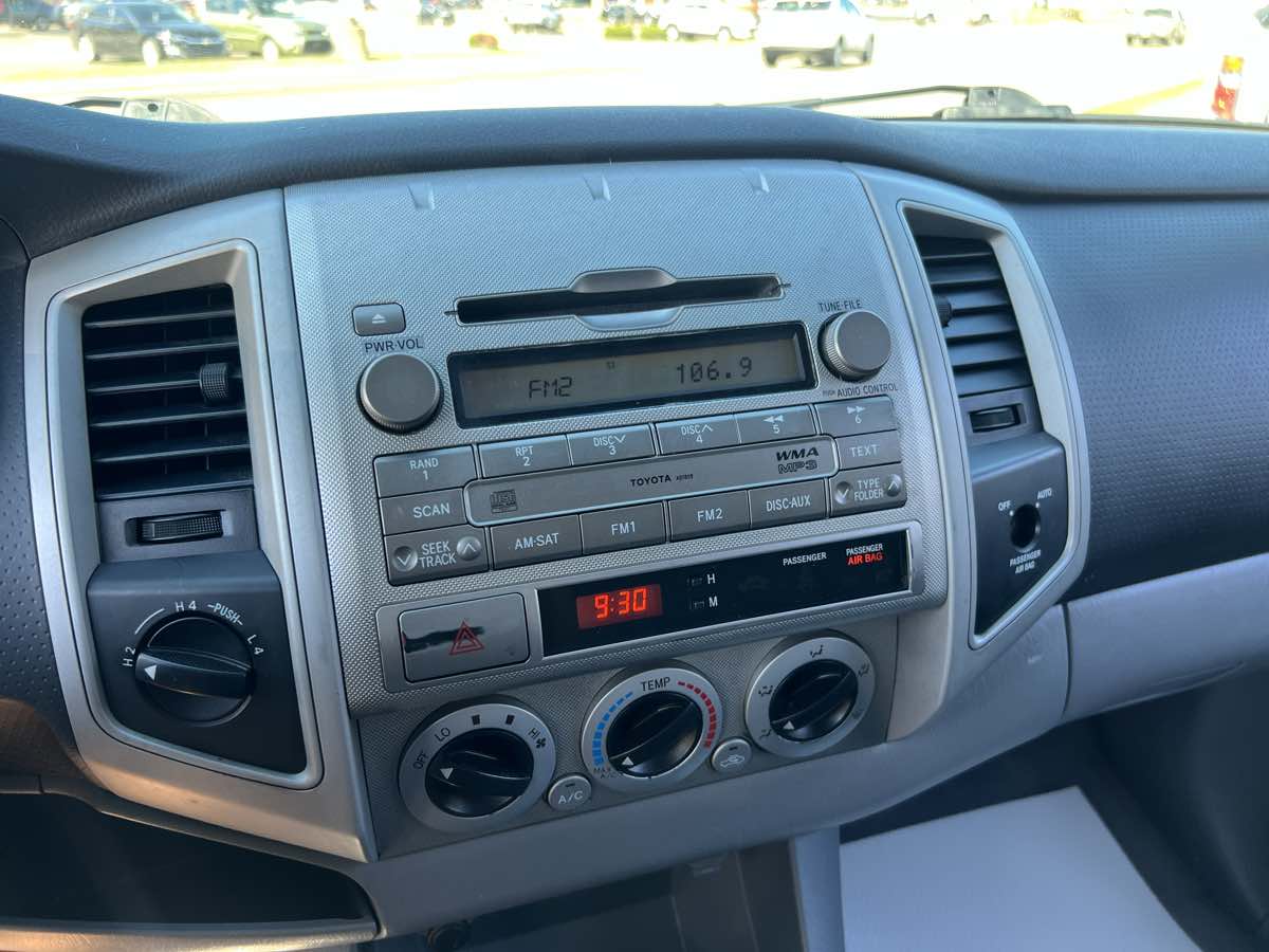 2011 Toyota Tacoma 4x4 Access Cab V6 photo 22