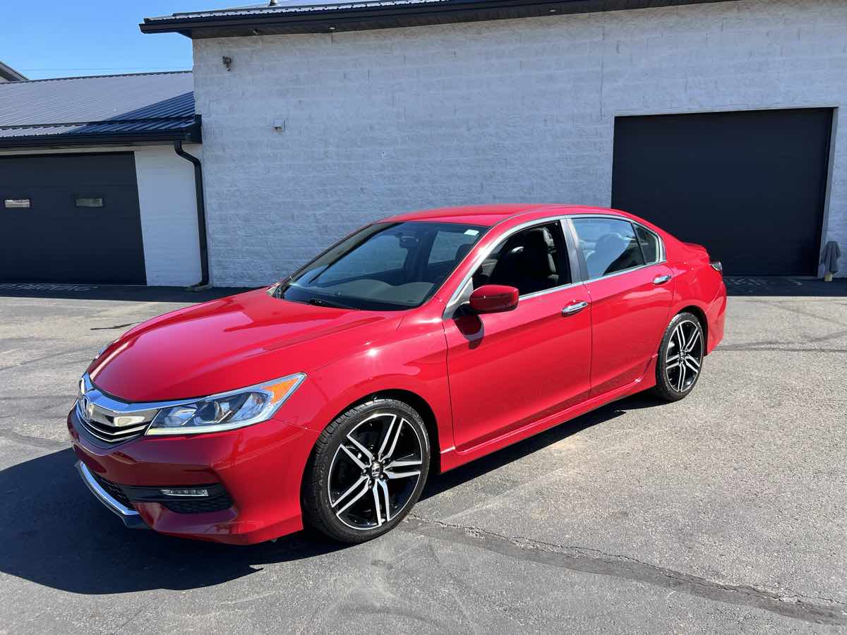 2017 Honda Accord Sport SE photo 2