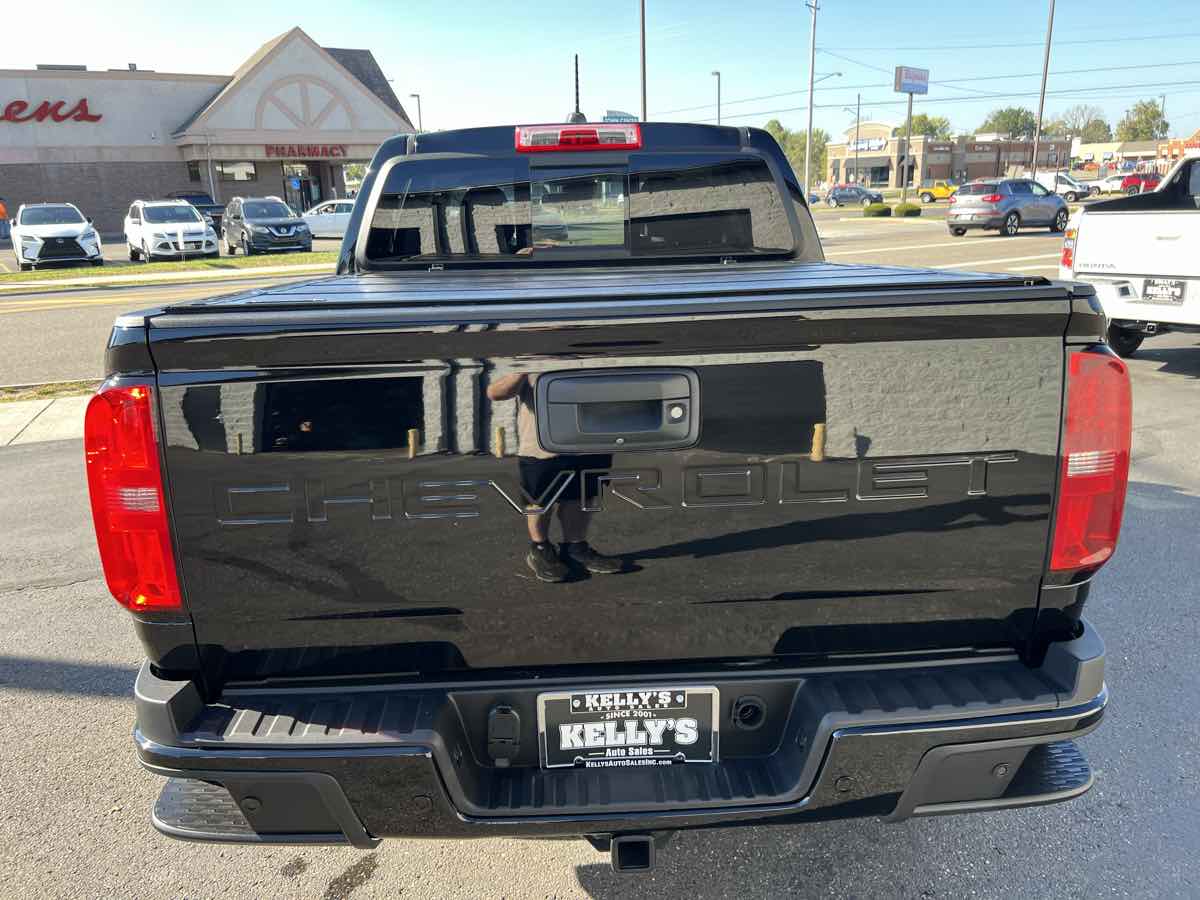 2021 Chevrolet Colorado LT photo 3