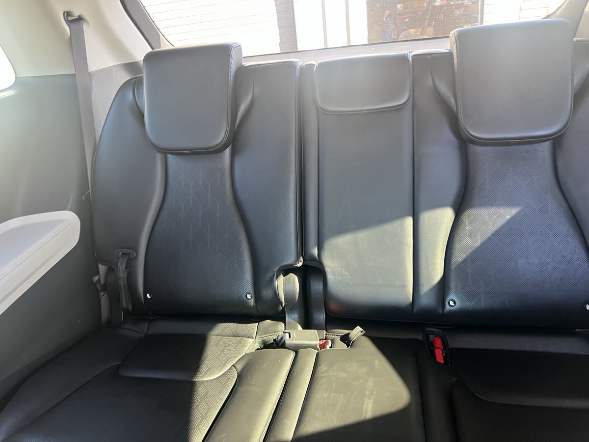 2023 Kia Carnival LX photo 10
