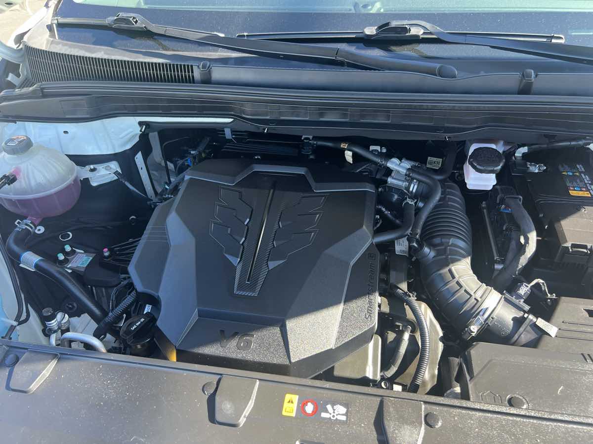 2023 Kia Carnival LX photo 18