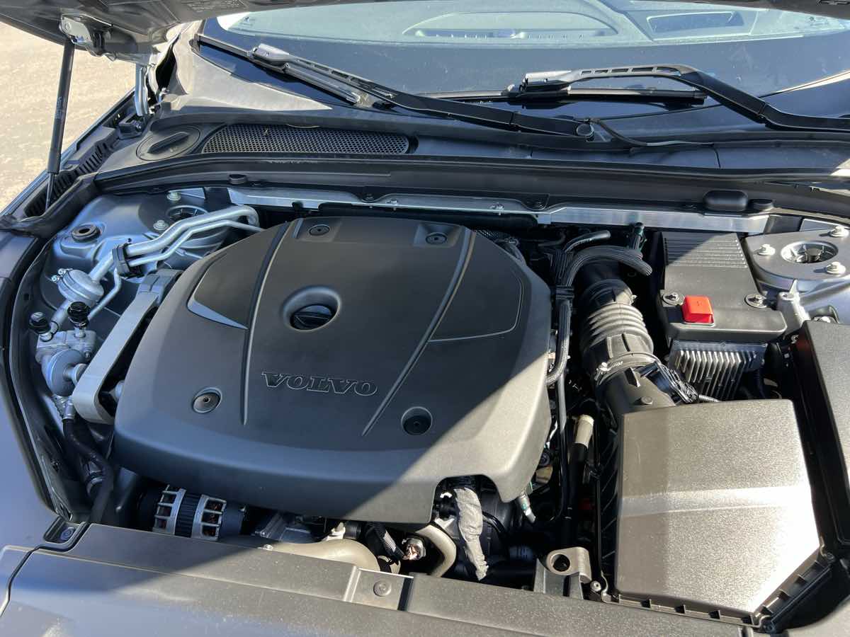 2018 Volvo S90 Momentum photo 20