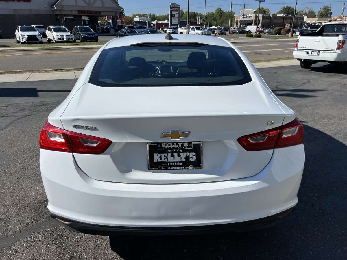 2016 Chevrolet Malibu LS photo 3