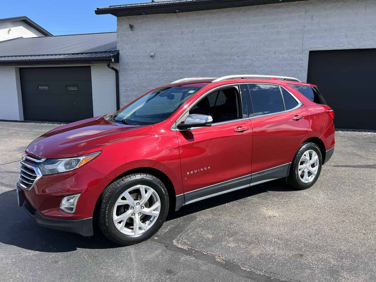 2018 Chevrolet Equinox Premier photo 2