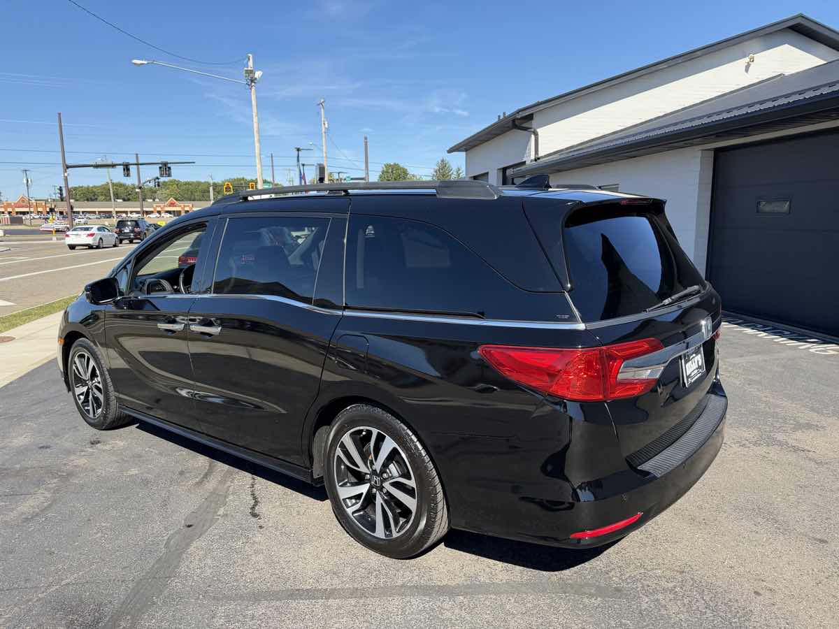 2018 Honda Odyssey Elite photo 3