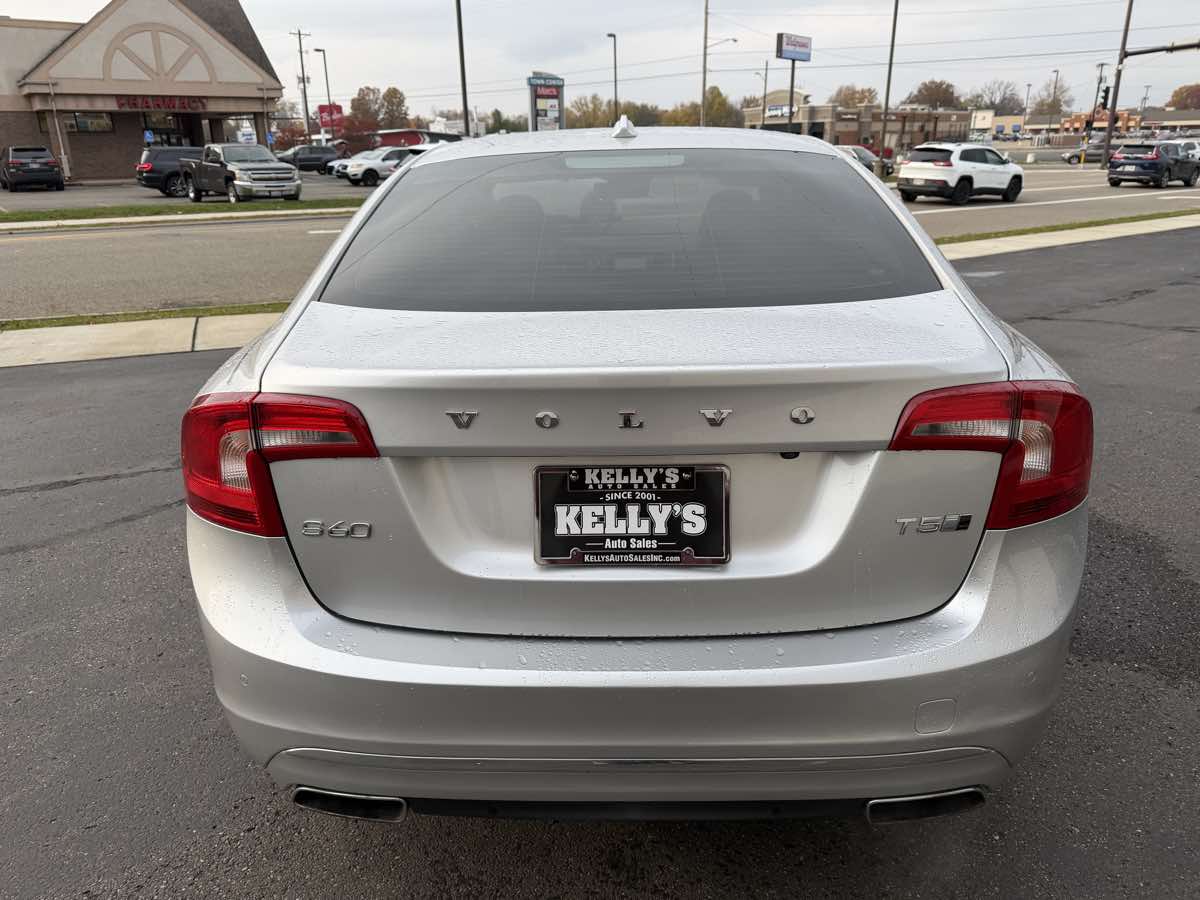 2017 Volvo S60 Inscription photo 4