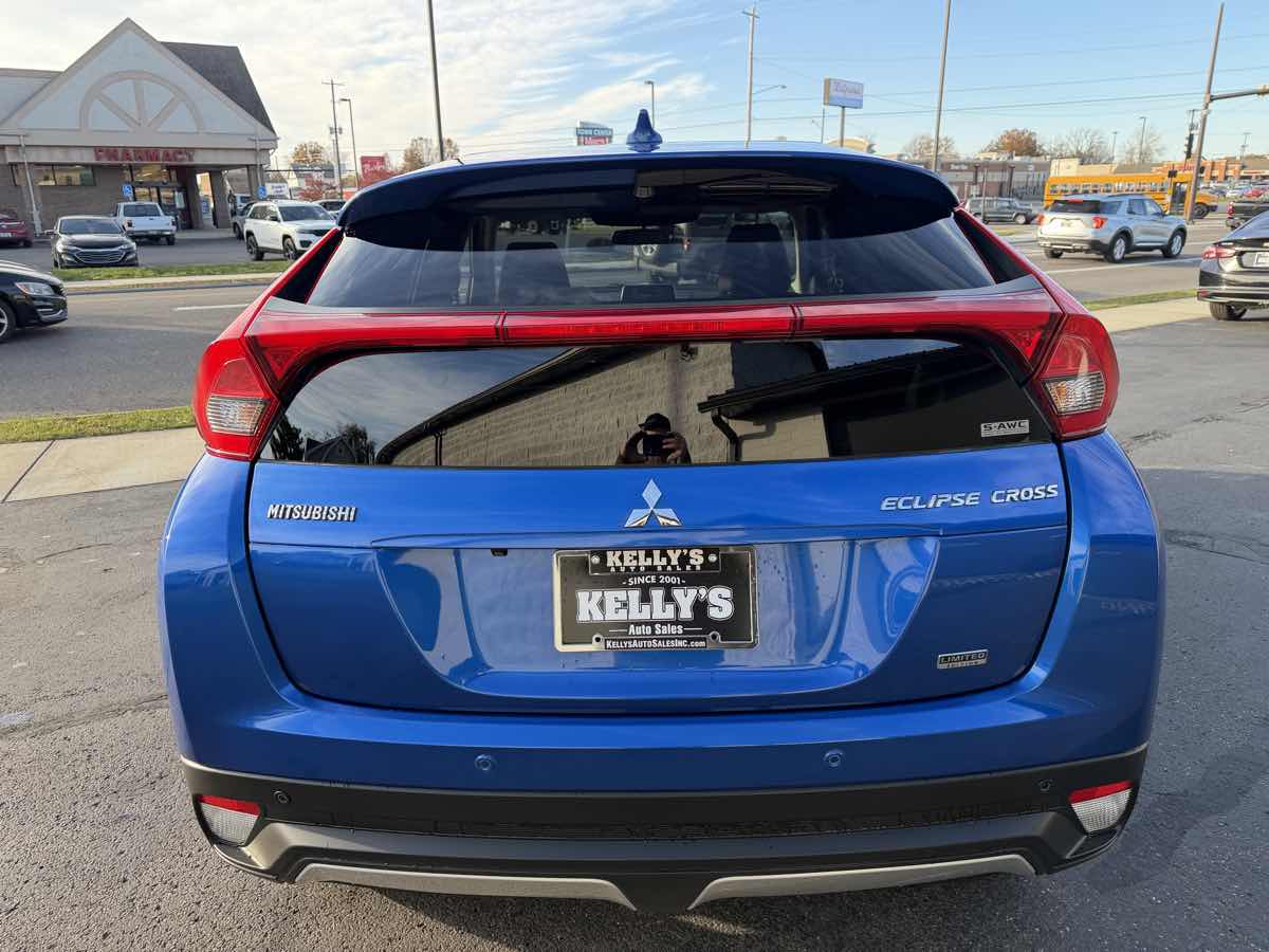 2018 Mitsubishi Eclipse Cross LE photo 3