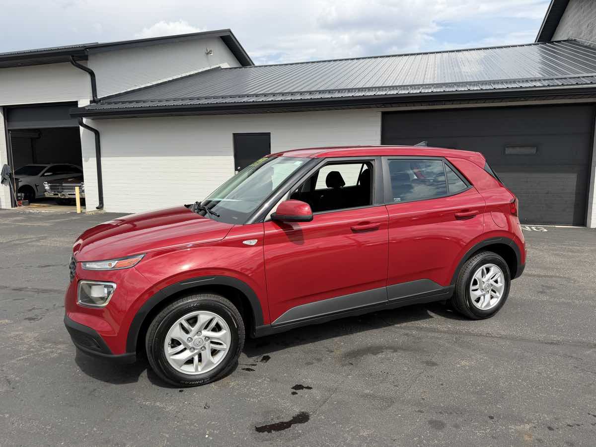 2021 Hyundai Venue SE - Photo 2
