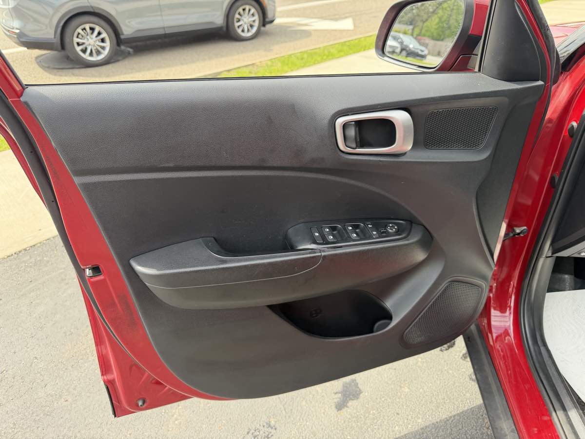 2021 Hyundai Venue SE - Photo 11
