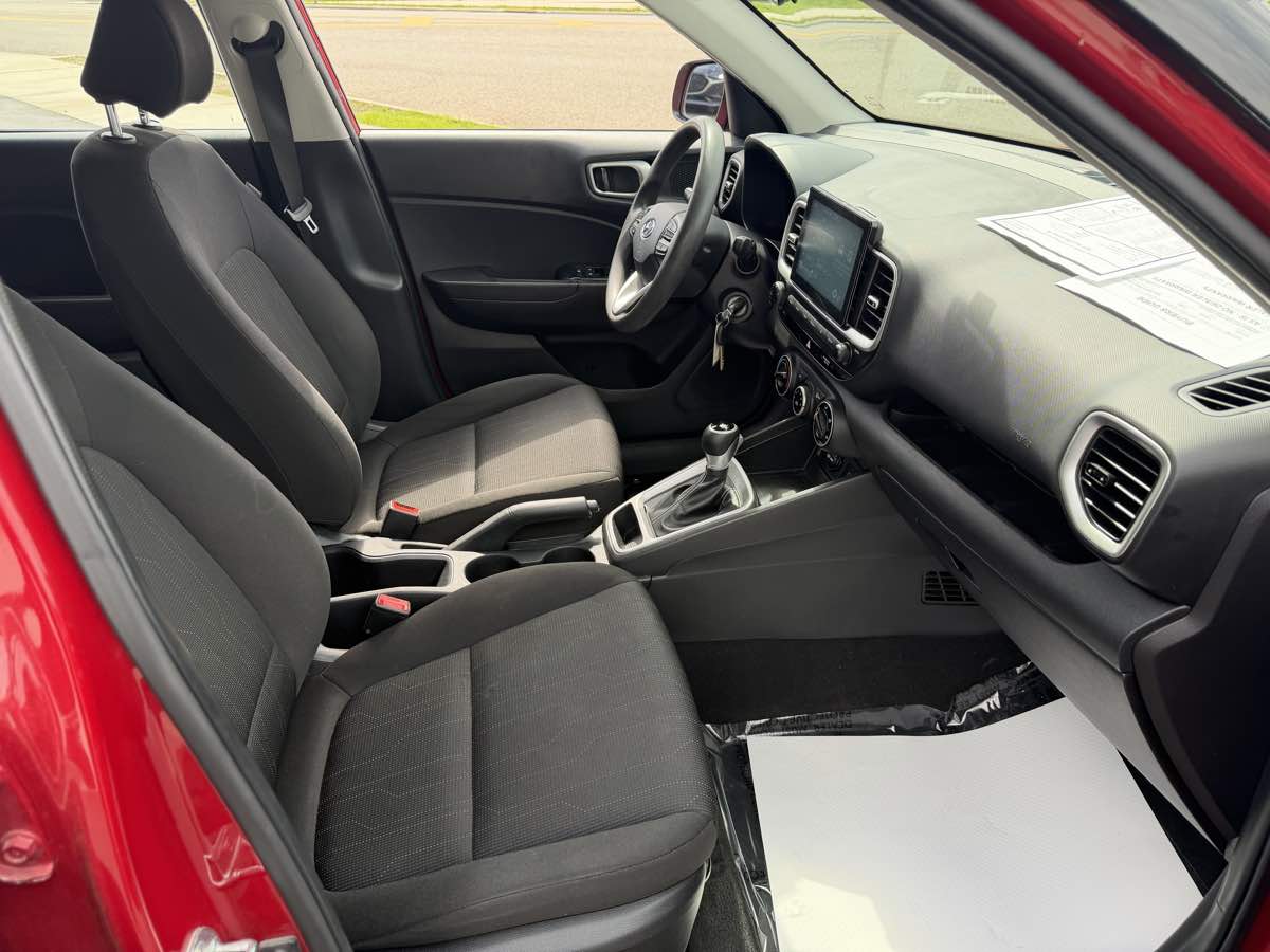 2021 Hyundai Venue SE - Photo 16